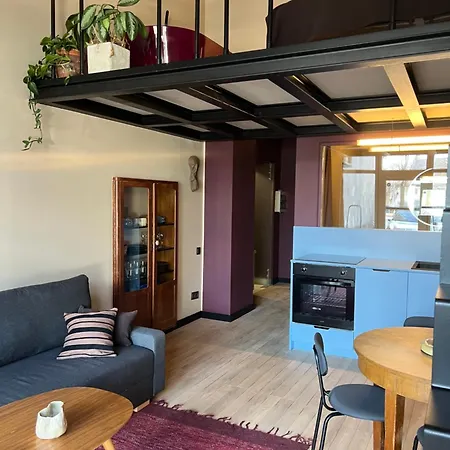G Loft - Spacious Urban With Bathtub And Private Entrance Butas