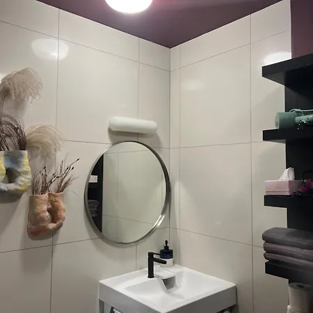 G Loft - Spacious Urban With Bathtub And Private Entrance
