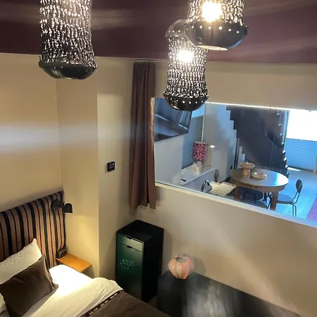 Butas G Loft - Spacious Urban With Bathtub And Private Entrance *